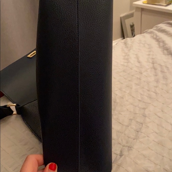 Navy purse with fun strap - Picture 3 of 3